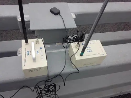 ���̰���